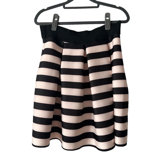 Soprano | Black & White Stripe Circle Skirt | Size L | Made in USA - Picture 3 of 9